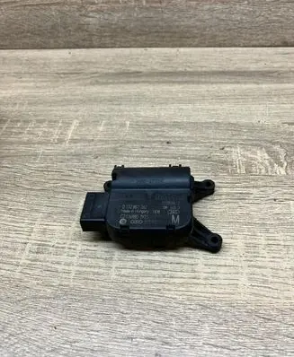 Volkswagen PASSAT CC Air flap motor/actuator 3C0907511A 0132801362