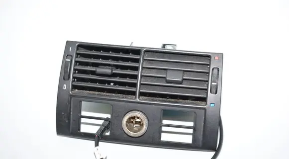 BMW X5 E53 Rear air vent grill 8409081 8370911