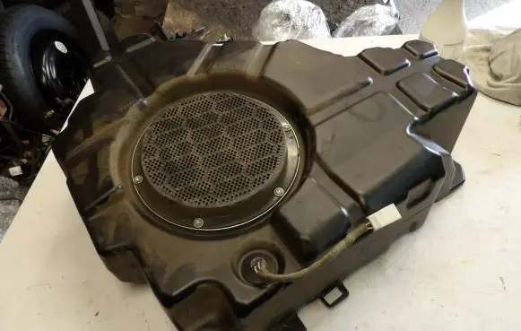 Jeep Grand Cherokee Subwoofer speaker