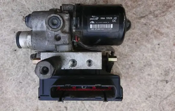 Jaguar XJ X300 ABS control unit/module MNA5920AB 10020300404