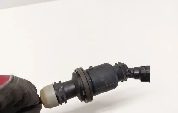 Renault Kadjar Clutch master cylinder 306104BA1A