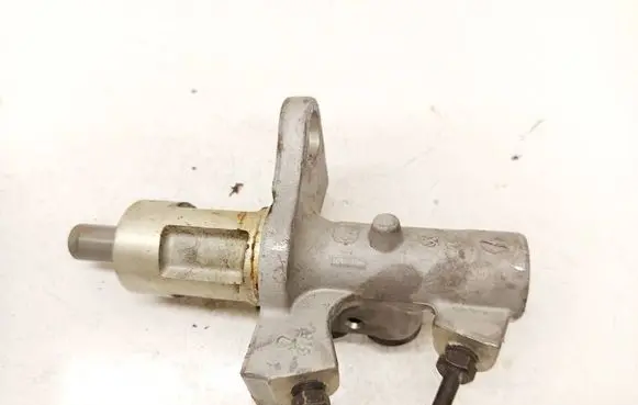 Skoda Superb B5 (3U) Master brake cylinder 
