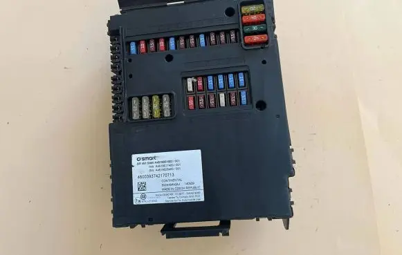 Smart ForTwo II Fuse module A4519001902 A4519028400