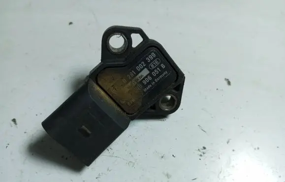 Volkswagen Touran I Air pressure sensor 0281002399