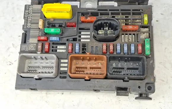 Fiat Scudo Fuse module 9807028680
