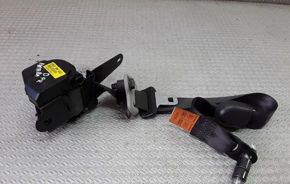 Opel Antara Front seatbelt