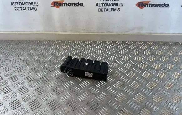 BMW 5 G30 G31 G38 Current control relay 8583091