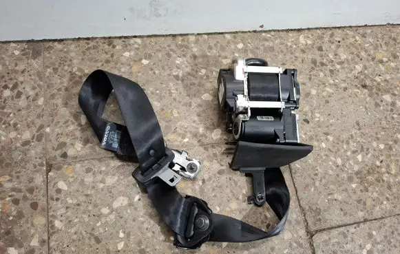Volvo S90, V90 Front seatbelt 31675248 P31675248 637382600