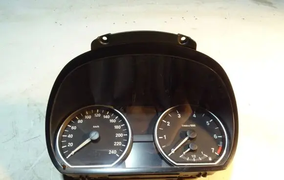 BMW 1 E81 E87 Speedometer (instrument cluster) 918703802 9187038 102493293