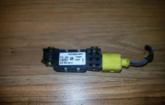 Audi A4 S4 B6 8E 8H Airbag deployment crash/impact sensor 8E0959643A