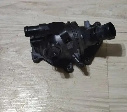 Dacia Jogger Thermostat/thermostat housing 
