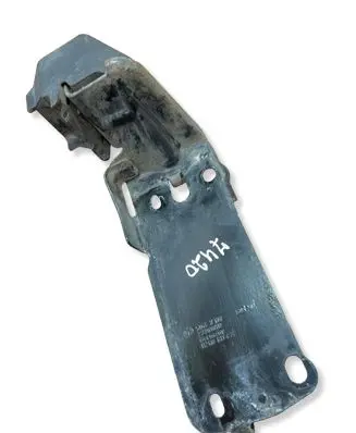 BMW 3 E90 E91 Radiator mount bracket 7117812