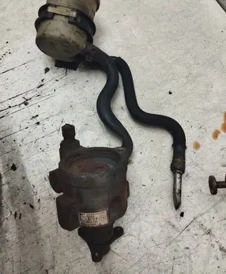 Renault Megane I Power steering pump 7700840106 26046186 7700840801C