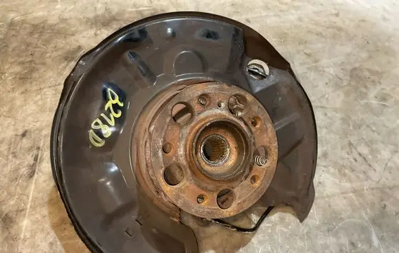 Mercedes-Benz C W203 Rear wheel hub A2030805