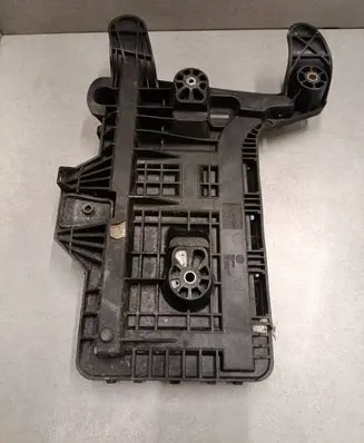 Volkswagen Golf V Battery box tray 1K0915333C