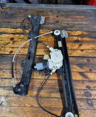 BMW 5 E60 E61 Front door window regulator with motor 6981142