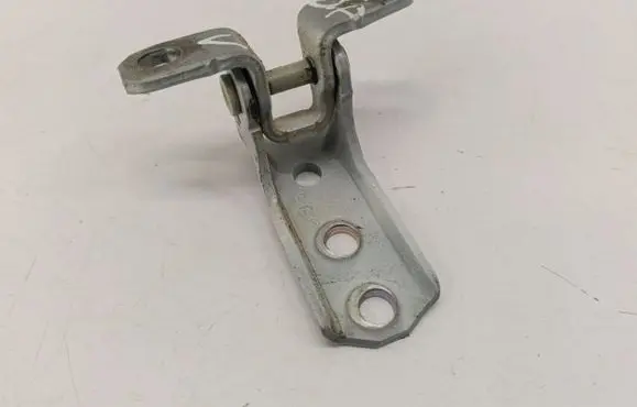 Mitsubishi L200 Front door upper hinge 
