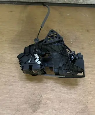 Volvo XC60 Front door window regulator with motor
