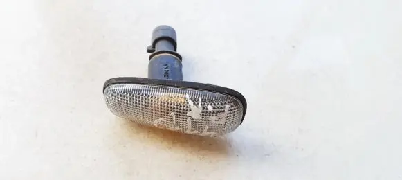 Opel Zafira A Front fender indicator light 90560403