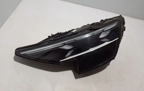 Audi Q8 Headlight/headlamp 4M8941085