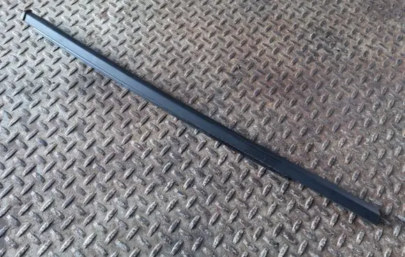 Opel Mokka X Rear door glass trim molding
