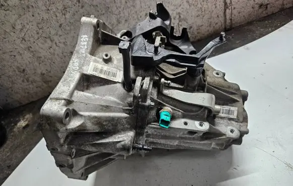 Renault Kadjar Manual 6 speed gearbox 320103479R S000795