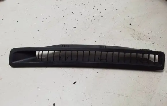 Nissan X-Trail T31 Dashboard air vent grill cover trim 68473JG00A P10021A75000