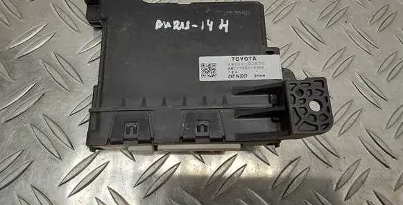 Toyota Auris E180 Climate control unit 8865002E00 MB1778004480