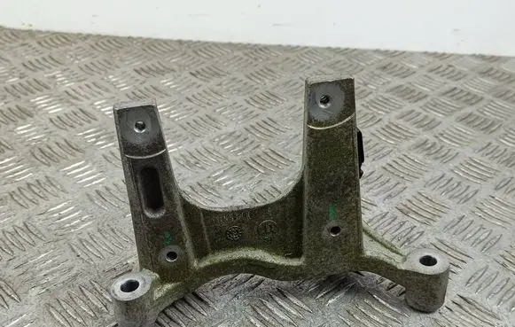 Jeep Wrangler Bracket in trunk/boot 68291965AC 1A1005B201009215C