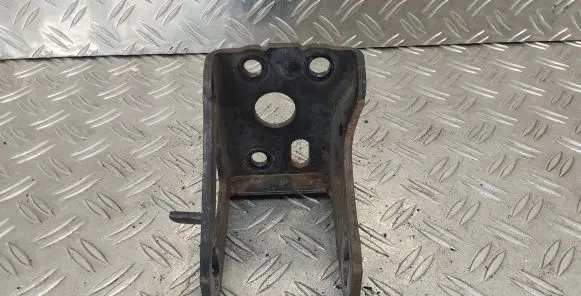 Toyota Prius+ (ZVW40) Gearbox mounting bracket