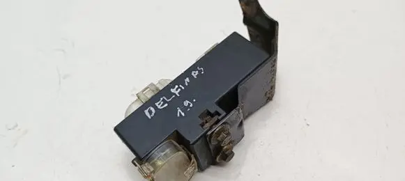 Coolant fan relay