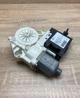 Ford Focus Rear door window regulator motor 981536102 5WK11574G