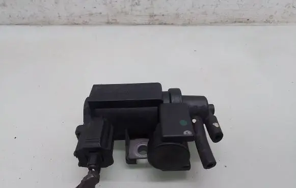 Toyota Avensis T250 Turbo solenoid valve 258130R011
