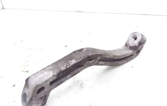 Volkswagen PASSAT B6 Engine mounting bracket 1K0199359E