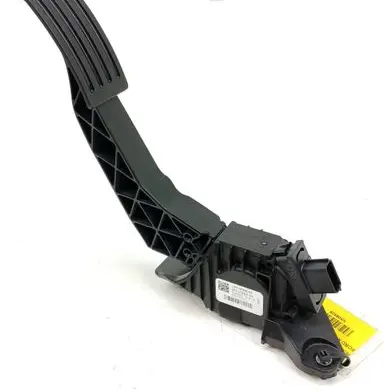 Accelerator throttle pedal