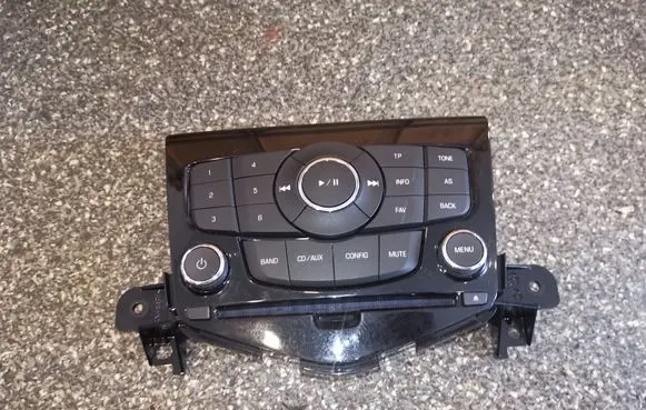 Head unit multimedia control