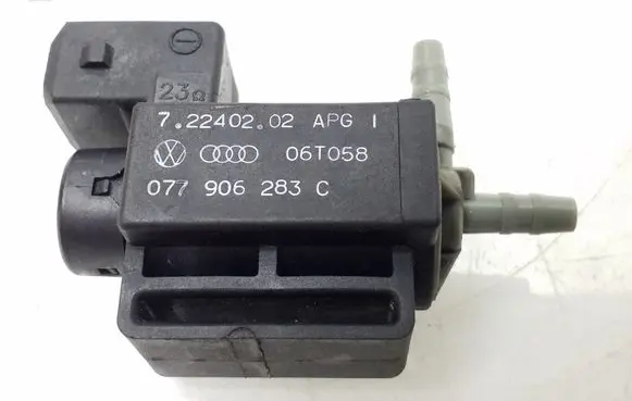 Volkswagen Touareg I Turbo solenoid valve 72240202
