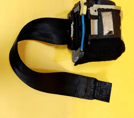 Audi A4 S4 B5 8D Rear seatbelt 8D9857805D