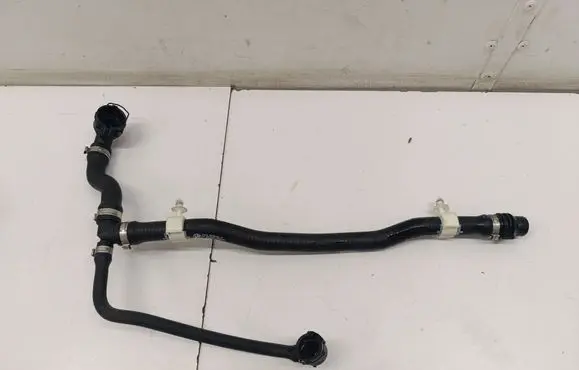 BMW X1 U11 Engine coolant pipe/hose 8478465