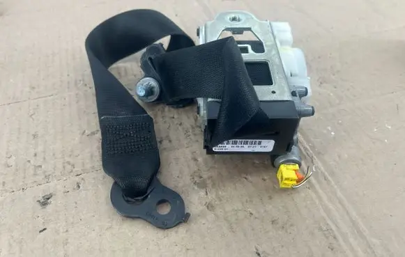 Mercedes-Benz SL R230 Front seatbelt 6122001