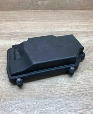 Mercedes-Benz C W205 Fuse box cover A2055402428