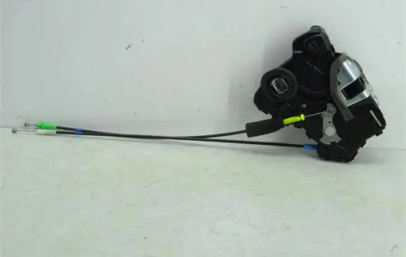 Toyota Prius (XW30) Front door lock