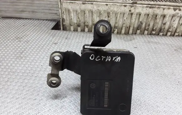 Skoda Octavia Mk1 (1U) ABS Pump 1C0907379K 1J0614417D