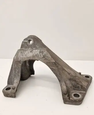 BMW 1 F20 F21 Engine mounting bracket 6788606 8129010