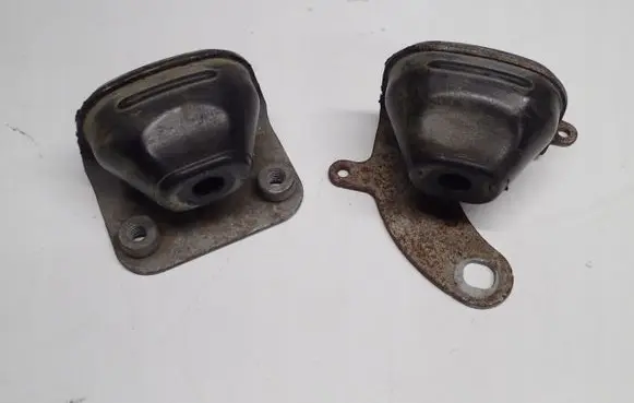 Volkswagen Touareg II Muffler mount bracket/holder 