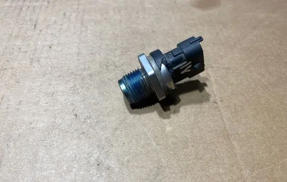 Fuel pressure sensor