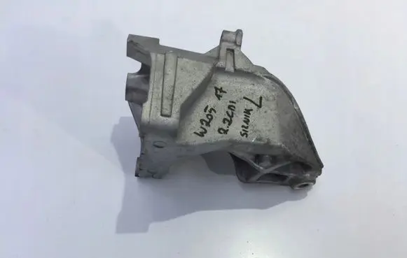 Mercedes-Benz C W205 Engine mounting bracket A6512234204