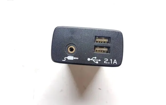 Subaru Forester SK USB socket connector 86257VA130