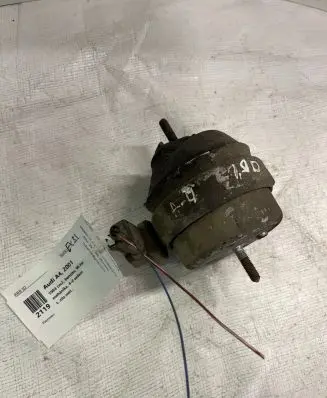 Audi A4 S4 B6 8E 8H Engine mount bracket 8E0199382E