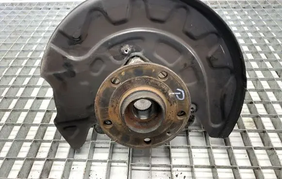 Volkswagen Golf VII Front wheel hub spindle knuckle 